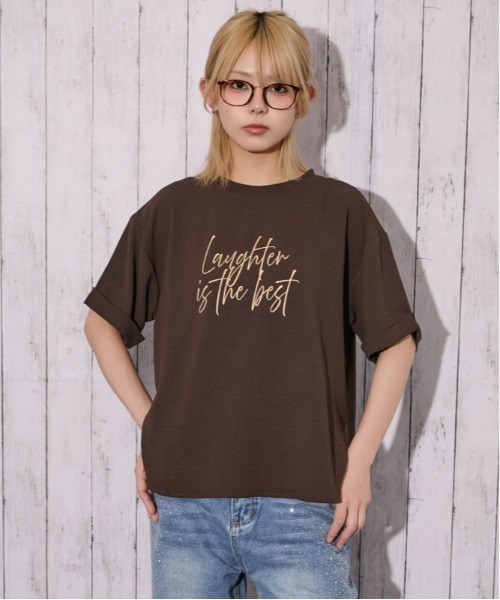 GORGE(ゴージ)の「《さらしぼ・箔プリントロゴ》カットソー/カジュアル×ナチュラル/春夏/全4色(Tシャツ/カットソー・レディース・チャコール/ブラック/ダークブラウン/オフホワイト・F)」の4枚目の写真