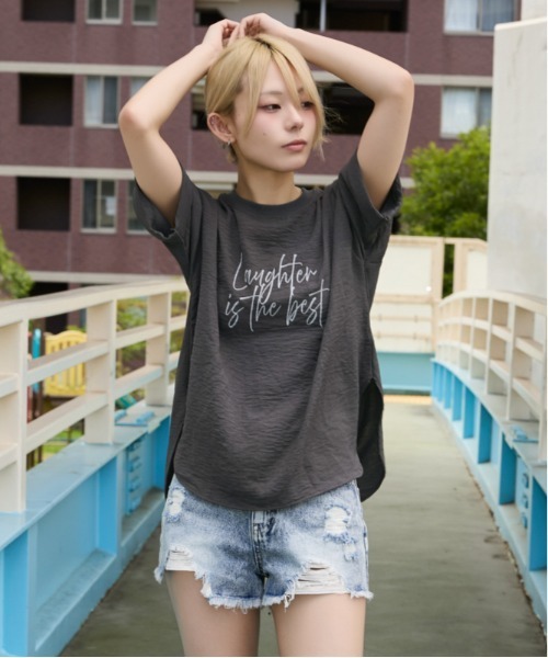 GORGE(ゴージ)の「《さらしぼ・箔プリントロゴ》カットソー/カジュアル×ナチュラル/春夏/全4色(Tシャツ/カットソー・レディース・チャコール/ブラック/ダークブラウン/オフホワイト・F)」の3枚目の写真