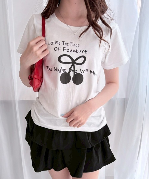 fiere(フィエール)の「リボン×チェリープリントショート丈半袖Tシャツ(Tシャツ/カットソー・レディース・ホワイト・WM)」の2枚目の写真