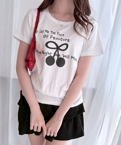 fiere(フィエール)の「リボン×チェリープリントショート丈半袖Tシャツ(Tシャツ/カットソー・レディース・ホワイト・WM)」の3枚目の写真