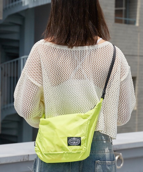 POLeR（ポーラー）の「POLeR/ポーラー LIGHT STUFF STROLL SHOULDER ライトスタッフストロールショルダー ショルダーバッグ サコッシュ 撥水 パッカブル ポケッタブル 折り畳み収納可能 コンパクト メンズ レディース 秋 秋服 2026年秋冬（ショルダーバッグ・メンズ・ブラック/イエロー/マルチ・FREE）」の19枚目の写真