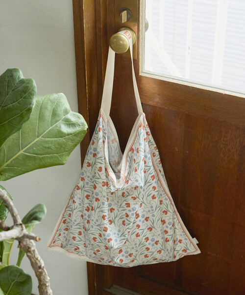FREAK'S STORE(フリークスストア)の「ROOTOTE/ルートート EU.TABLO50-C スカーフバック(ショルダーバッグ・レディース・ブルー/ピンク/アイボリー/ライトブルー/ホワイト/ネイビー・ONE SIZE)」の3枚目の写真