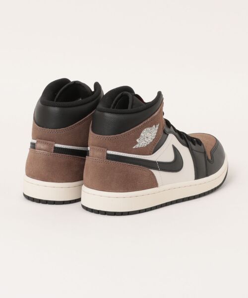 NIKE（ナイキ）の「【NIKE】DQ8426-007 ナイキ エア ジョーダン 1 MID Air Jordan 1（スニーカー・メンズ・ブラウン・27/26.5/28.5/28/27.5）」の3枚目の写真