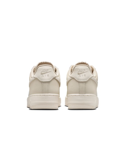 NIKE（ナイキ）の「NIKE/ナイキ WS ｴｱ ﾌｫｰｽ 1 ﾚﾄﾛ PRM（スニーカー・レディース・ベージュ・24cm/23.5cm/23cm/22.5cm/25cm/24.5cm/22cm）」の10枚目の写真