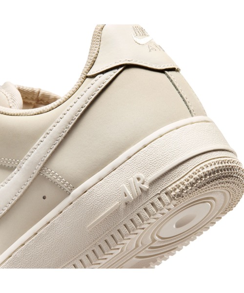 NIKE（ナイキ）の「NIKE/ナイキ WS ｴｱ ﾌｫｰｽ 1 ﾚﾄﾛ PRM（スニーカー・レディース・ベージュ・24cm/23.5cm/23cm/22.5cm/25cm/24.5cm/22cm）」の9枚目の写真