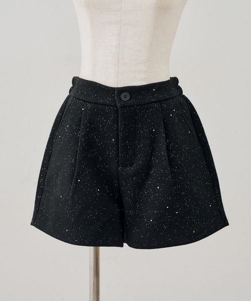 continuer de NICE CLAUP(コンティニューデナイスクラップ)の「キラキラショートパンツ(その他パンツ・レディース・チャコールグレー/ブラック・FREE)」の2枚目の写真