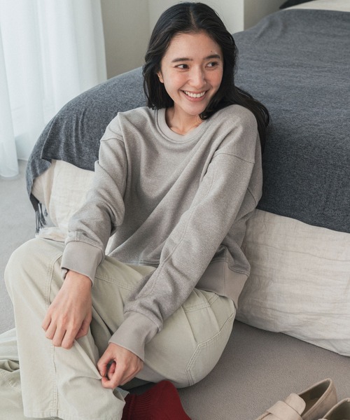 URBAN RESEARCH DOORS(アーバンリサーチドアーズ)の「コンパクトラメスウェット(スウェット・レディース・ベージュ系その他/グレー・FREE)」の1枚目の写真