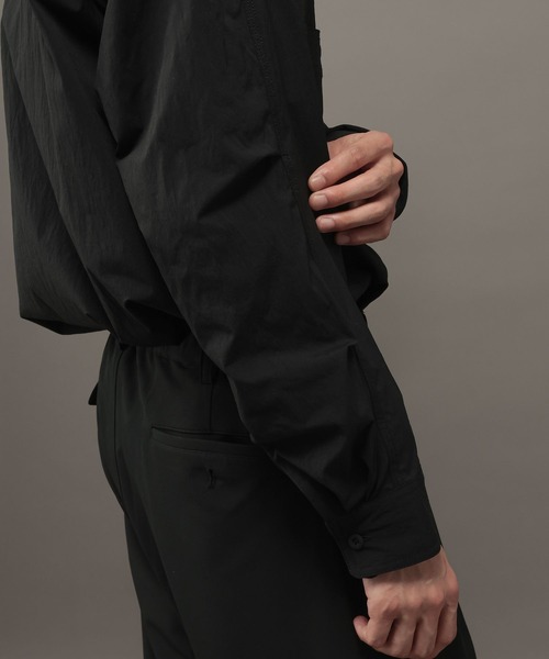LAKOLE（ラコレ）の「TECHタフナイロン長袖シャツ / 1060185（シャツ/ブラウス・メンズ・カーキ/ブラック・X-LARGE/LARGE/MEDIUM）」の11枚目の写真