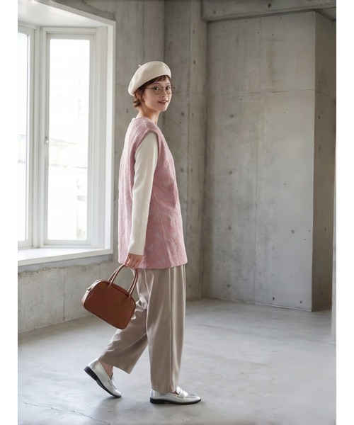 Sew loop(ソーループ)の「バラ柄チェーンステッチ総刺繍ニットソーキーネックチュニックベスト(ベスト・レディース・グレー・M)」の22枚目の写真