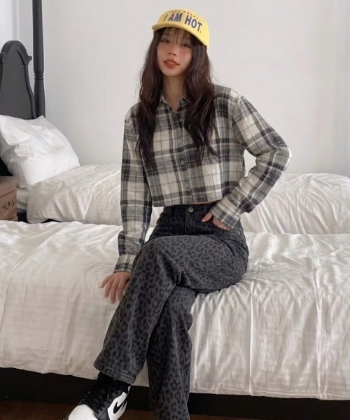 AVYL(アヴィル)の「クロップド丈シアーチェックシャツ(シャツ/ブラウス・レディース・グリーン/ブルー/ブラック・M)」の4枚目の写真