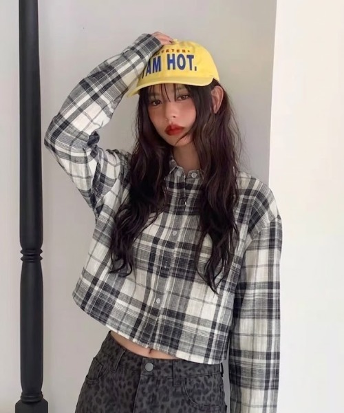 AVYL(アヴィル)の「クロップド丈シアーチェックシャツ(シャツ/ブラウス・レディース・グリーン/ブルー/ブラック・M)」の5枚目の写真