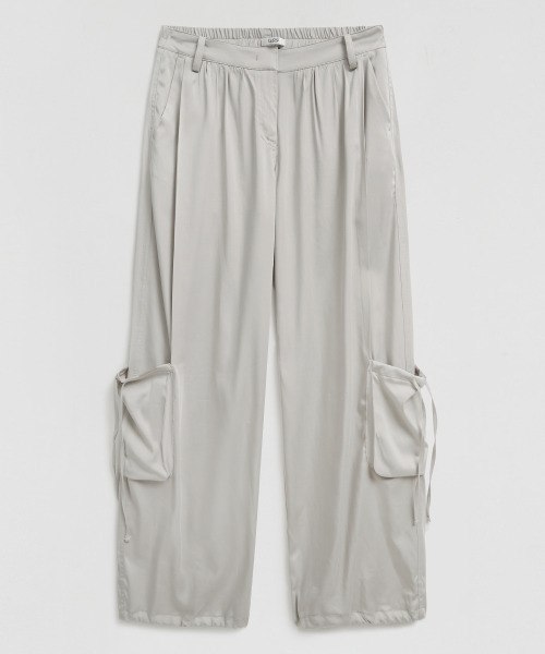 LMOOD WOMEN（エルムード ウーマン）の「スラウチテンセルシャーリングパンツペイルグレー（その他パンツ・レディース・その他・38/36）」の3枚目の写真