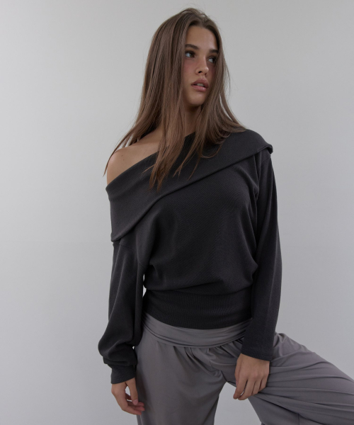 ASURA(アスラ)の「MULTI FOLD NECK T (CHARCOAL)(Tシャツ/カットソー・レディース・その他・OS)」の3枚目の写真