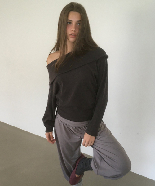 ASURA(アスラ)の「MULTI FOLD NECK T (CHARCOAL)(Tシャツ/カットソー・レディース・その他・OS)」の4枚目の写真