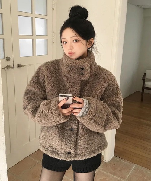 HALEY PESCA(ヘーリーペスカ)の「HALEY PESCA/ボア スタンドカラー ショートジャケット(ブルゾン・レディース・ブラウン/アイボリー/ホワイト・FREE)」の16枚目の写真