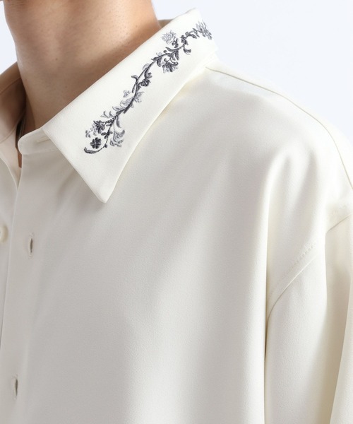 RAGEBLUE（レイジブルー）の「FLOWER EMBROIDERED COLLAR SHIRTS/襟フラワー刺繍シャツ（シャツ/ブラウス・メンズ・ホワイト/ブラック/グレー・MEDIUM/LARGE）」の8枚目の写真