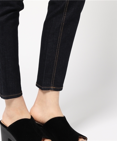 Kastane（カスタネ）の「ハイウエストデニムパンツ（デニムパンツ・レディース・ネイビー・1/2）」の8枚目の写真