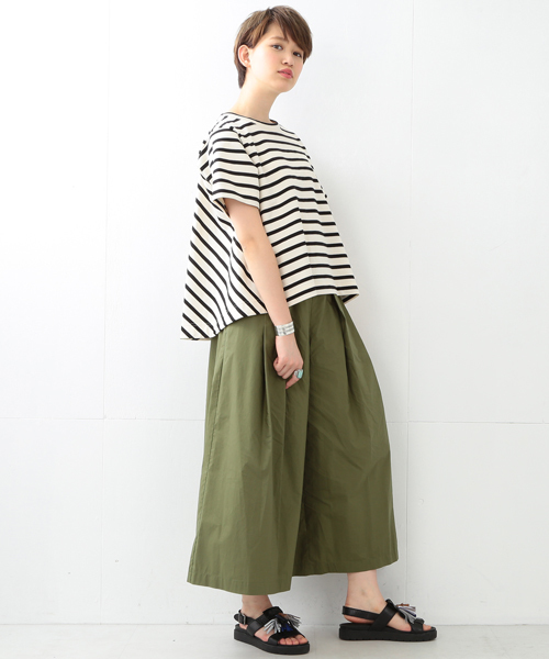 Ray BEAMS（レイビームス）の「▼【Ray BEAMS / バックフレア クルーネック Tシャツ】（Tシャツ/カットソー・レディース・オフホワイト/ブラック/その他1・ONE SIZE）」の4枚目の写真