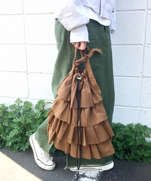 Khaju（カージュ）の「casselini: フリルトート（トートバッグ・レディース・ブラック/ピンク/ブラウン・ONE SIZE）」の2枚目の写真