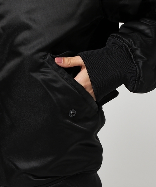 DIESEL(ディーゼル)の「00SVJE0TANV(ブルゾン・レディース・カーキオリーブ/ブラック/バーガンディー・SMALL/XX-SMALL/X-SMALL/MEDIUM/LARGE)」の21枚目の写真