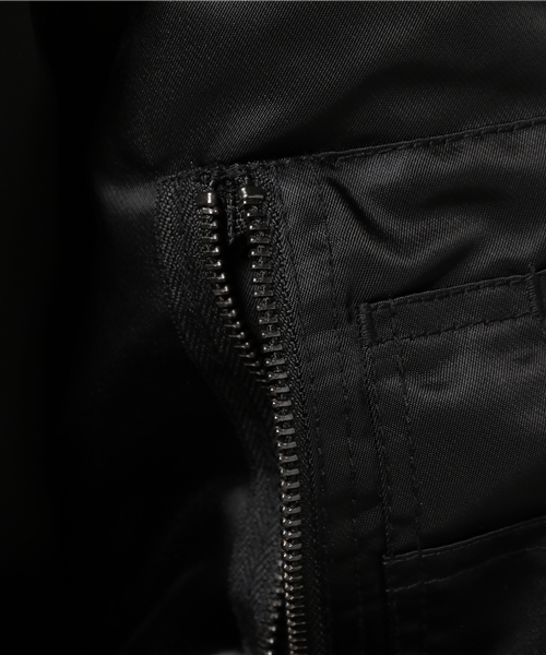 DIESEL(ディーゼル)の「00SVJE0TANV(ブルゾン・レディース・カーキオリーブ/ブラック/バーガンディー・SMALL/XX-SMALL/X-SMALL/MEDIUM/LARGE)」の15枚目の写真