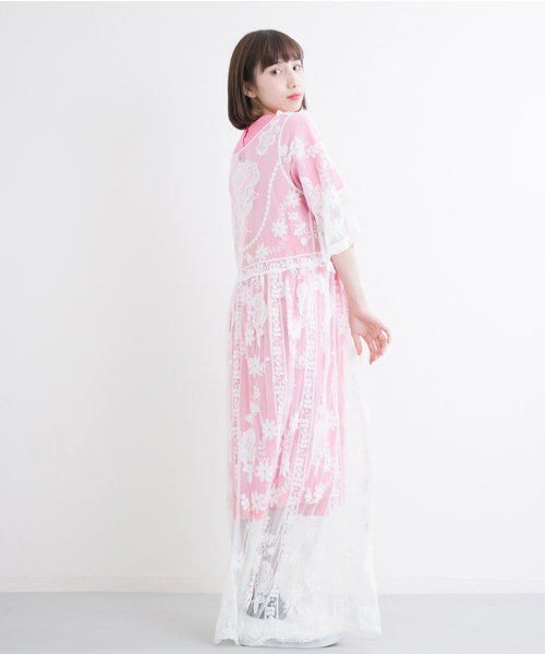 MERLOT(メルロー)の「花柄総レースマキシガウン4989(カーディガン/ボレロ・レディース・ホワイト/ベージュ/ブラック・FREE)」の13枚目の写真