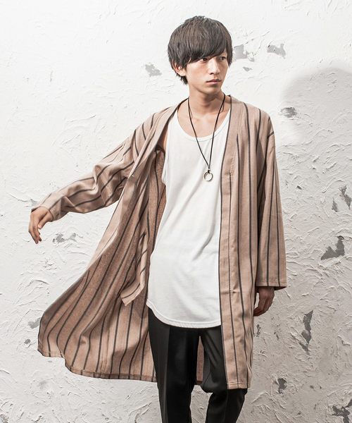 MinoriTY（マイノリティ）の「ビッグシルエットストライプノーカラーガウン ロングカーディガン（その他アウター・メンズ・モカ/ベージュ/ブラック・M/L）」の3枚目の写真