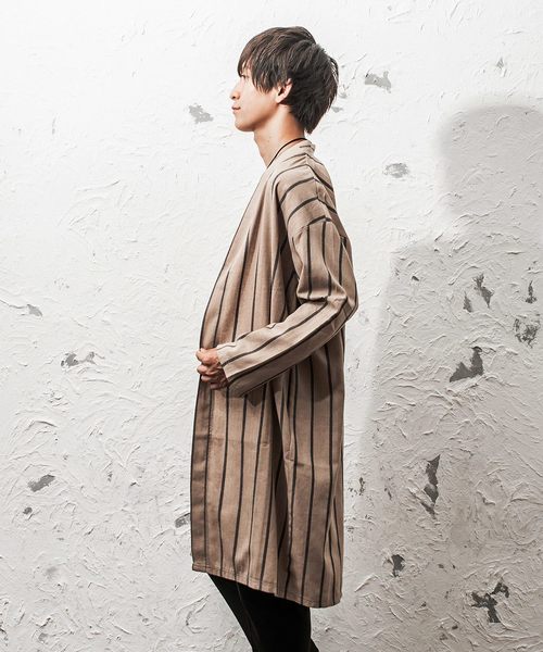 MinoriTY（マイノリティ）の「ビッグシルエットストライプノーカラーガウン ロングカーディガン（その他アウター・メンズ・モカ/ベージュ/ブラック・M/L）」の7枚目の写真