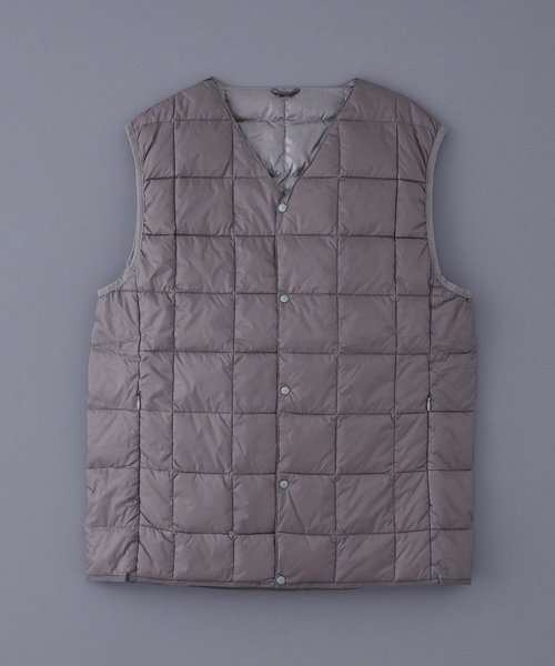 TAION（タイオン）の「TAION V NECK BUTTON DOWN VEST (TAION-001)（ダウンベスト・メンズ・ブラック/ネイビー/グレー・SMALL/MEDIUM/LARGE/X-LARGE/XX-LARGE）」の2枚目の写真