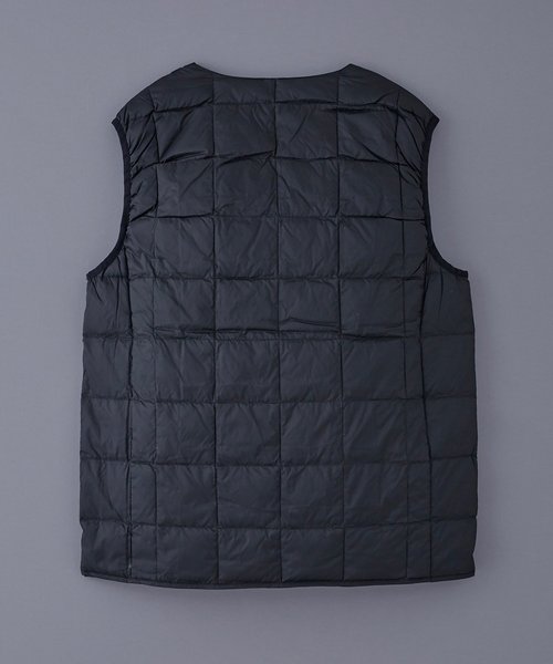 TAION（タイオン）の「TAION V NECK BUTTON DOWN VEST (TAION-001)（ダウンベスト・メンズ・ブラック/ネイビー/グレー・SMALL/MEDIUM/LARGE/X-LARGE/XX-LARGE）」の4枚目の写真