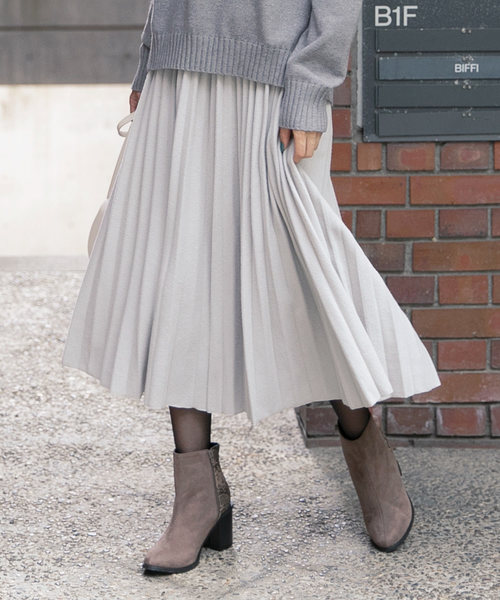 KOBE LETTUCE（コウベレタス）の「フェイクウールミディアム丈フレアプリーツスカート（スカート・レディース・ブラック/パープル/グレー/イエロー/アイボリー/ベージュ/モスグリーン・FREE）」の4枚目の写真