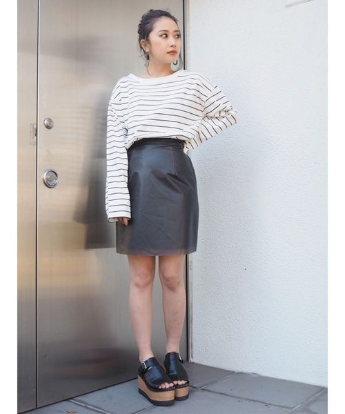 MURUA（ムルーア）の「ベーシックルーズロンT（Tシャツ/カットソー・レディース・ホワイト/ブラック/その他1・FREE）」の4枚目の写真