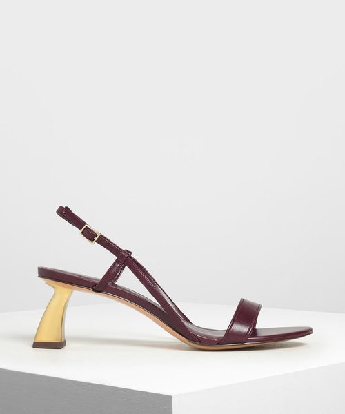 CHARLES & KEITH(チャールズ & キース)の「スカルプチャーヒール サンダル / Sculptural Heel Strappy Sandals(サンダル・レディース・ブラック/バーガンディー/ライトベージュ・22cm/22.5cm/23cm/23.5cm/24.5cm/25cm)」の1枚目の写真