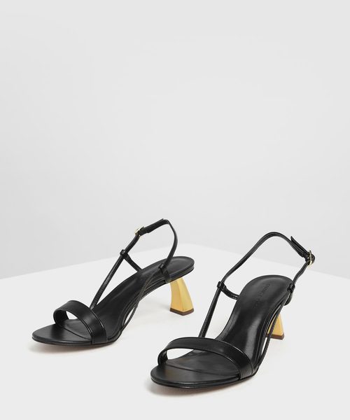 CHARLES & KEITH(チャールズ & キース)の「スカルプチャーヒール サンダル / Sculptural Heel Strappy Sandals(サンダル・レディース・ブラック/バーガンディー/ライトベージュ・22cm/22.5cm/23cm/23.5cm/24.5cm/25cm)」の5枚目の写真
