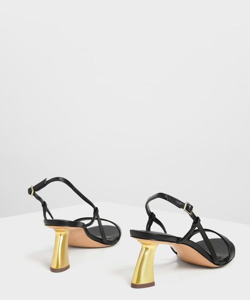 CHARLES & KEITH(チャールズ & キース)の「スカルプチャーヒール サンダル / Sculptural Heel Strappy Sandals(サンダル・レディース・ブラック/バーガンディー/ライトベージュ・22cm/22.5cm/23cm/23.5cm/24.5cm/25cm)」の6枚目の写真