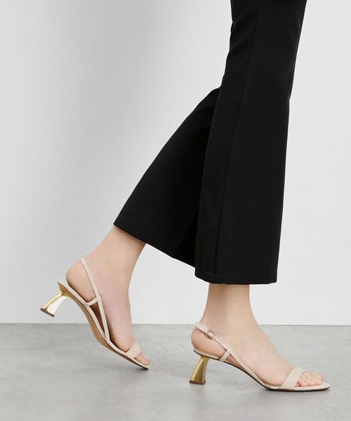 CHARLES & KEITH(チャールズ & キース)の「スカルプチャーヒール サンダル / Sculptural Heel Strappy Sandals(サンダル・レディース・ブラック/バーガンディー/ライトベージュ・22cm/22.5cm/23cm/23.5cm/24.5cm/25cm)」の10枚目の写真