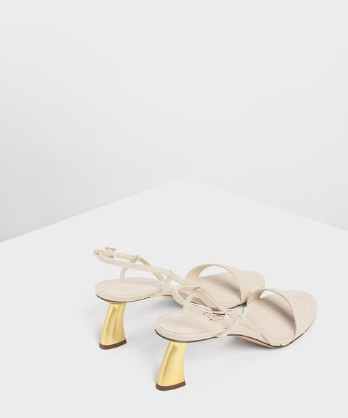 CHARLES & KEITH(チャールズ & キース)の「スカルプチャーヒール サンダル / Sculptural Heel Strappy Sandals(サンダル・レディース・ブラック/バーガンディー/ライトベージュ・22cm/22.5cm/23cm/23.5cm/24.5cm/25cm)」の12枚目の写真