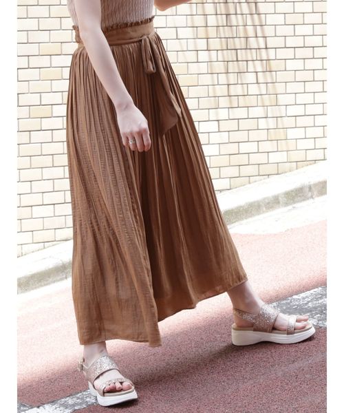 dazzlin（ダズリン）の「プリーツロングスカート（スカート・レディース・アイボリー/ブルー/ネイビー/ブラウン/ベージュ・FREE）」の3枚目の写真