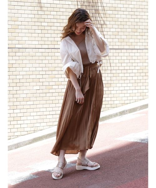 dazzlin（ダズリン）の「プリーツロングスカート（スカート・レディース・アイボリー/ブルー/ネイビー/ブラウン/ベージュ・FREE）」の10枚目の写真