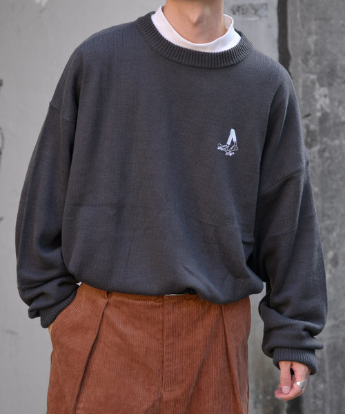 kutir（クティール）の「スケボー刺繍ニット（ニット/セーター・メンズ・チャコールグレー/ベージュ/キャメル・MEDIUM/LARGE）」の7枚目の写真