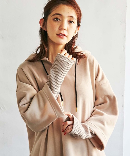 GeeRA(ジーラ)の「レイヤード風スウェットパーカー(パーカー・レディース・ブラック/ブルー/ベージュ・X-LARGE/MEDIUM/LARGE)」の15枚目の写真