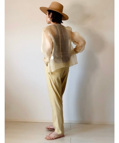 LHELBIE(レルビエ)の「【tomoka×LHELBIEコラボ】ハイウエストソフトテーパードパンツ WEB限定(その他パンツ・レディース・オフホワイト/イエロー/グリーン/ブラック・M)」の6枚目の写真