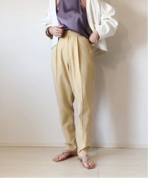LHELBIE(レルビエ)の「【tomoka×LHELBIEコラボ】ハイウエストソフトテーパードパンツ WEB限定(その他パンツ・レディース・オフホワイト/イエロー/グリーン/ブラック・M)」の8枚目の写真