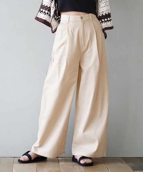 zootie（ズーティー）の「コットンツイル ハイウエストタックワイドパンツ（その他パンツ・レディース・ブラック/キャメル/オフホワイト/カーキ/グレイッシュベージュ/ホワイト/ベージュ/カーキオリーブ/ブラック系その他・M/L）」の5枚目の写真