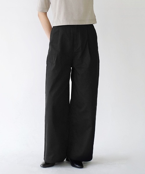 zootie（ズーティー）の「コットンツイル ハイウエストタックワイドパンツ（その他パンツ・レディース・ブラック/キャメル/オフホワイト/カーキ/グレイッシュベージュ/ホワイト/ベージュ/カーキオリーブ/ブラック系その他・M/L）」の4枚目の写真