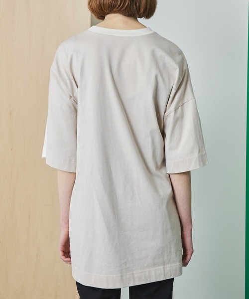 UNITED TOKYO（ユナイテッドトウキョウ）の「アシメネックビックTシャツ（Tシャツ/カットソー・レディース・ホワイト/ブラック/カーキ/オフホワイト・0/FREE）」の12枚目の写真