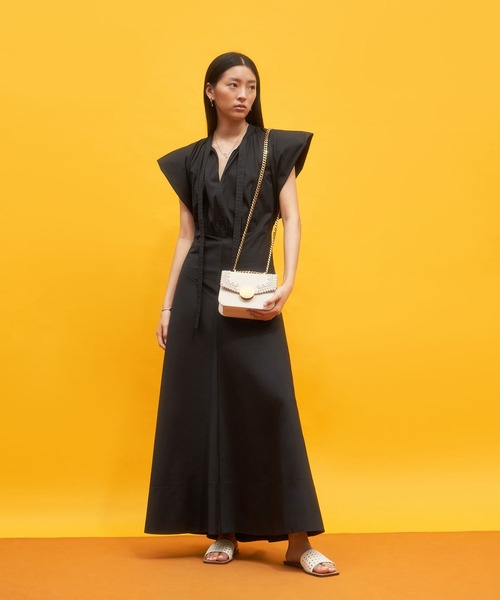 CHARLES & KEITH(チャールズ & キース)の「ウーブンダブルチェーン ハンドルバッグ / Woven Double Chain Handle Bag(ショルダーバッグ・レディース・セージグリーン/ホワイト系その他/チョコ・S)」の8枚目の写真