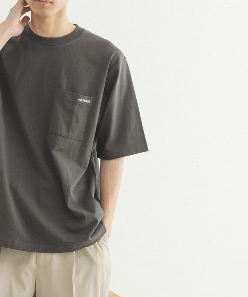 FORK&SPOON（フォークアンドスプーン）の「FORK&SPOON　オーガニックコットン刺繍ロゴTシャツ（Tシャツ/カットソー・メンズ・オフホワイト/チャコールグレー・4/5）」の2枚目の写真