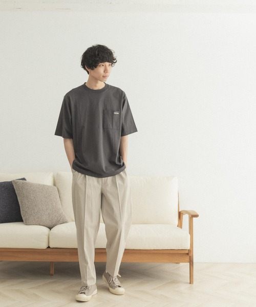 FORK&SPOON（フォークアンドスプーン）の「FORK&SPOON　オーガニックコットン刺繍ロゴTシャツ（Tシャツ/カットソー・メンズ・オフホワイト/チャコールグレー・4/5）」の6枚目の写真