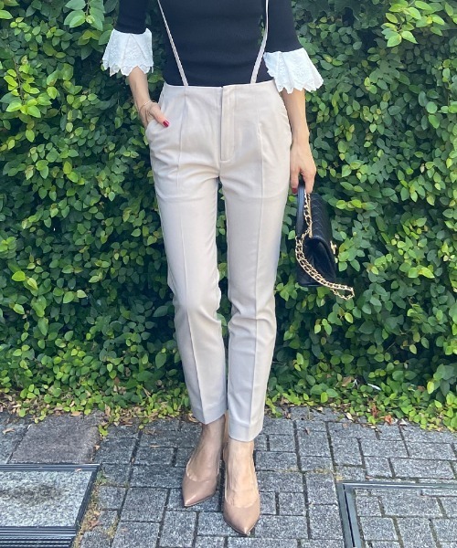 JENNE(ジェンヌ)の「サスペンダー センタープレスパンツ(その他パンツ・レディース・ベージュ/ネイビー/ラベンダー・SMALL/MEDIUM/LARGE/X-SMALL)」の11枚目の写真